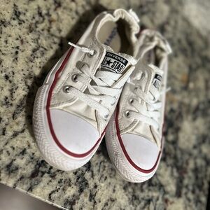 Size 6 Women’s All⭐️Star Converse!